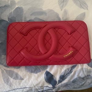Brand new never worn Chanel clutch